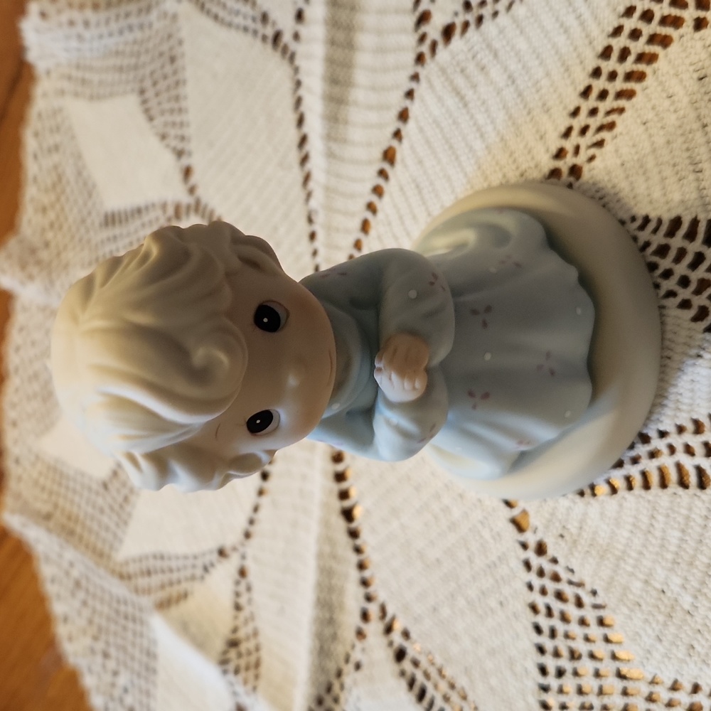 Precious Moments, Vintage, "Take it to the Lord in Prayer ", Excellent cond - Picture 1 of 3